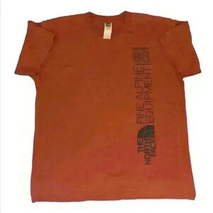 The North Face Men's XL Brown Graphic Print Crew Neck T-Shirt